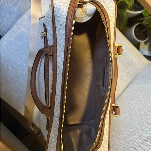 Michael Kors Tan and Brown Women Travel Bag -$450 retail - Picture 4 of 5